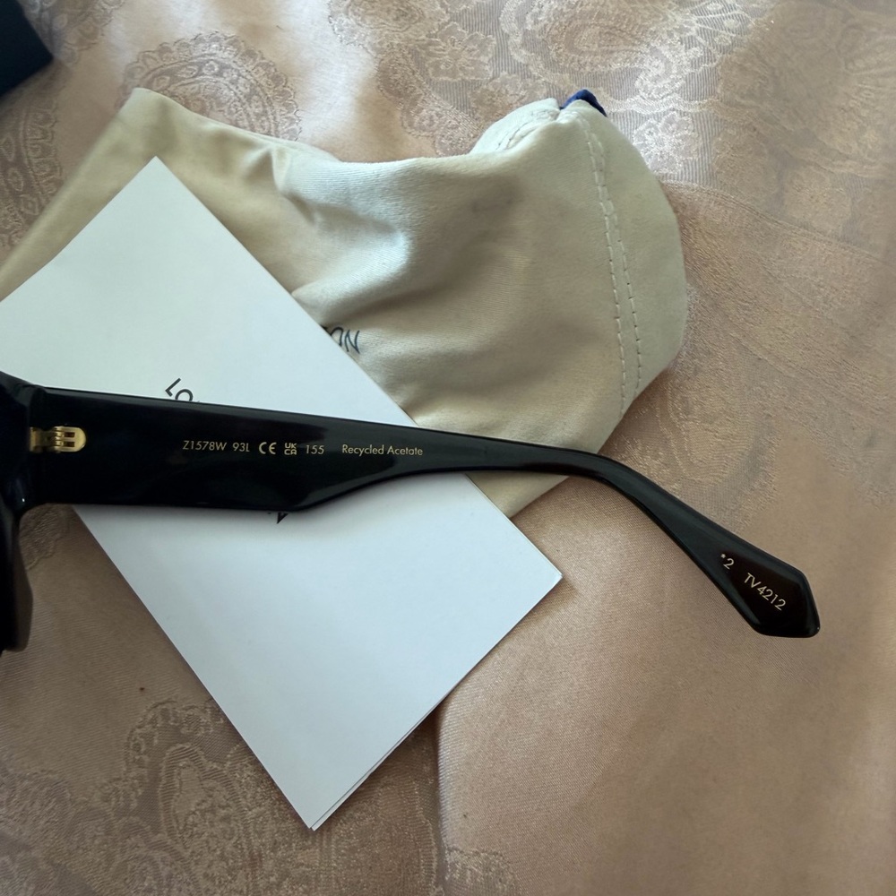 Louis Vuitton Black Shield Sunglasses with Gold Accents - Picture 4 of 13